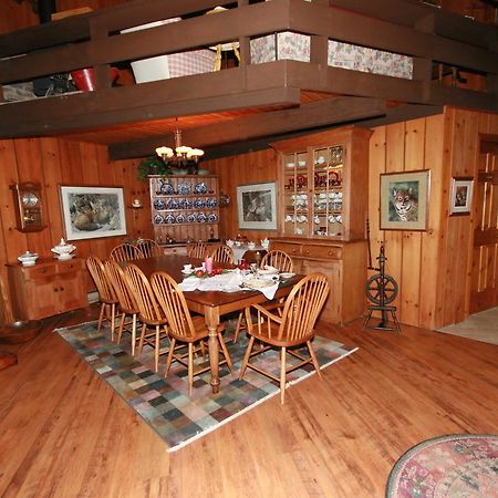 Stouffermill Bed & Breakfast Algonquin Highlands Екстериор снимка