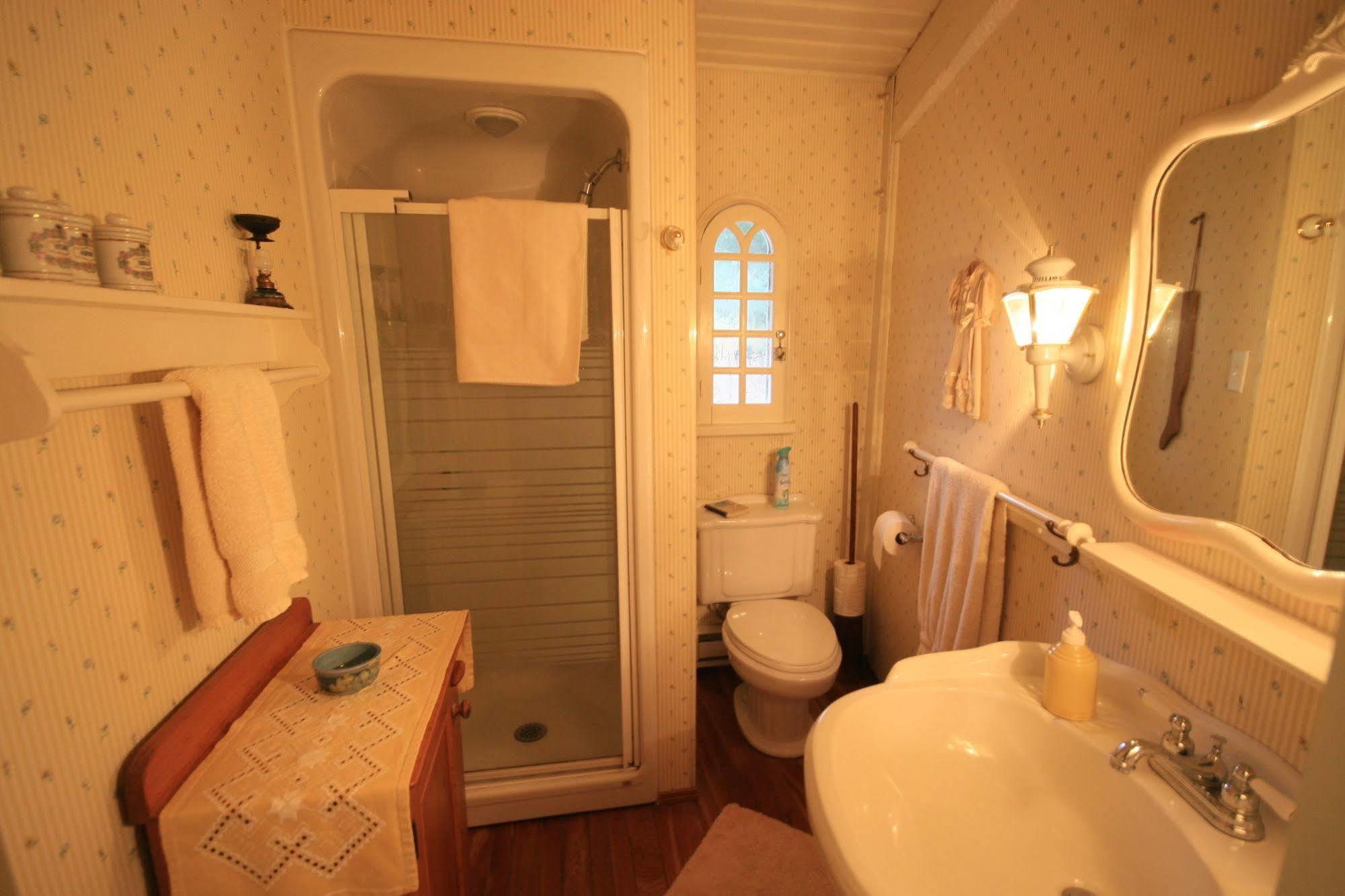 Stouffermill Bed & Breakfast Algonquin Highlands Екстериор снимка