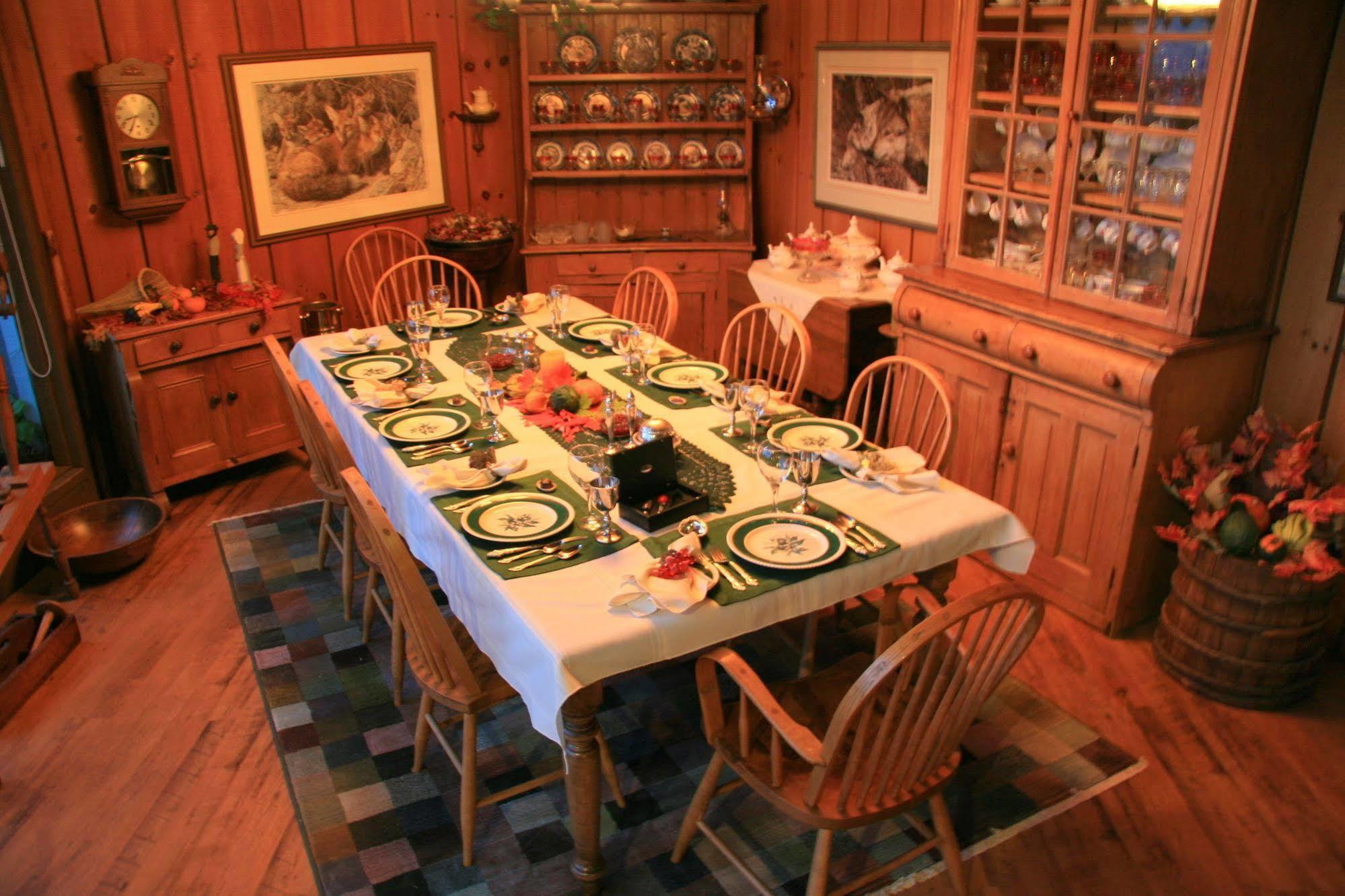 Stouffermill Bed & Breakfast Algonquin Highlands Екстериор снимка