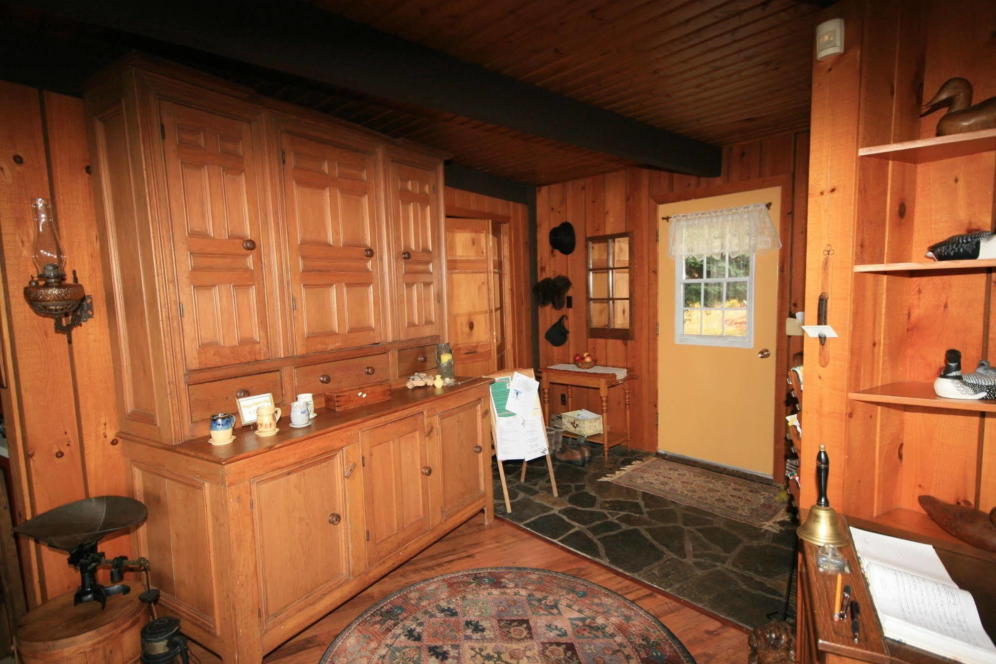 Stouffermill Bed & Breakfast Algonquin Highlands Екстериор снимка